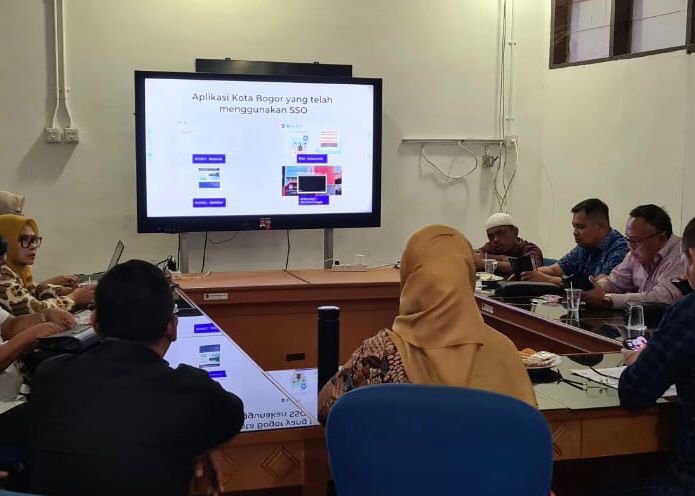 Kunjungan Kerja Komisi IV DPRD Kabupaten Rokan Hulu Terkait Strategi Percepatan Digitalisasi Pemerintah Daerah